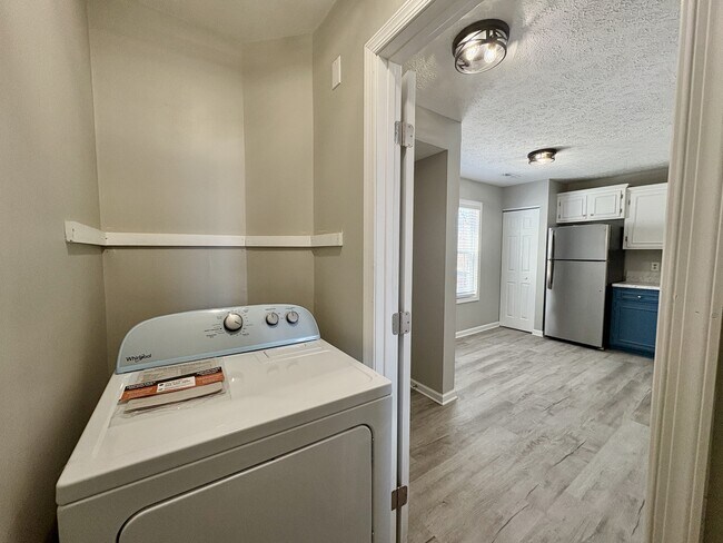 Building Photo - 1410 Ashbourne Dr