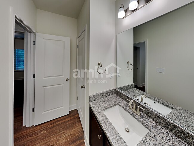 Building Photo - 5125 Canyon Creek Way