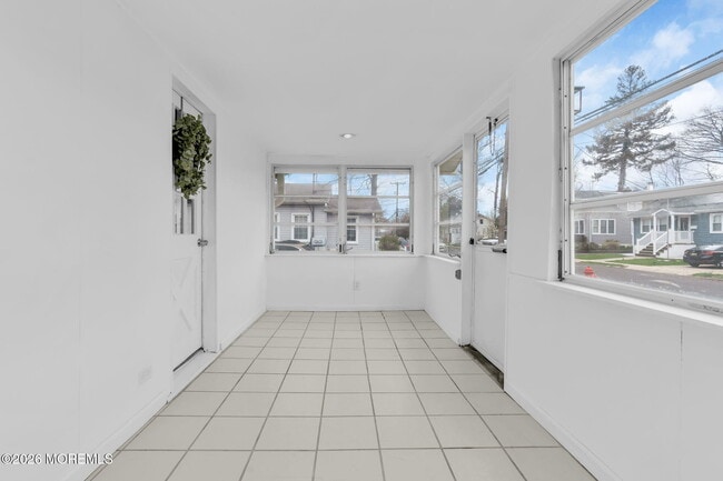 Building Photo - 1232 Pine Tree Way