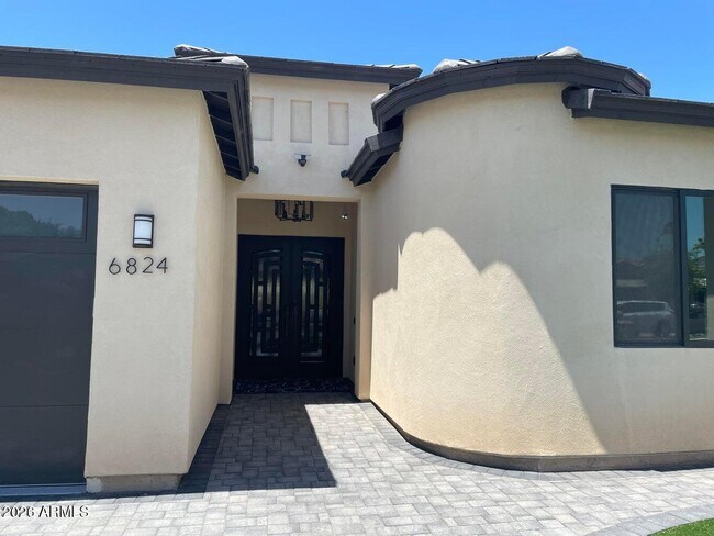 Building Photo - 6824 N 14th St