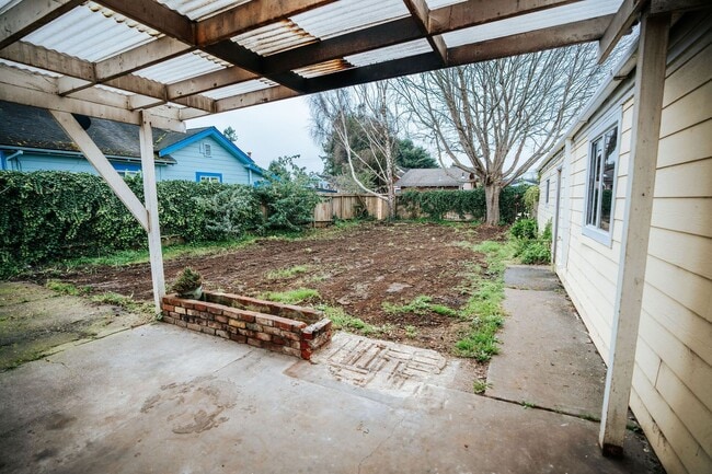 Building Photo - 3310 G St