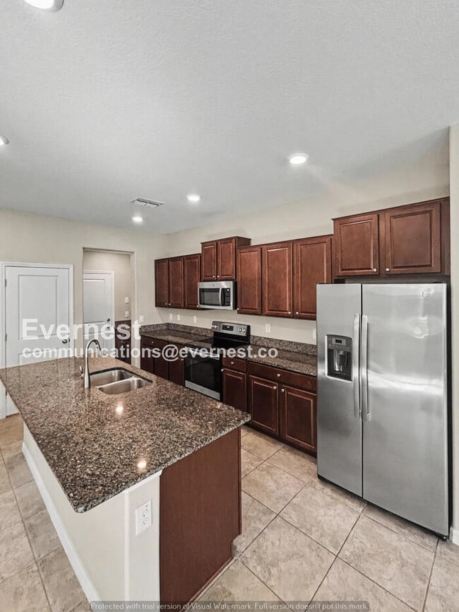 Building Photo - Limited Time Special Offer / 3 Bed, 2.5 Bath Townhome with Garage / Pet-Friendly / Vouchers Accep...