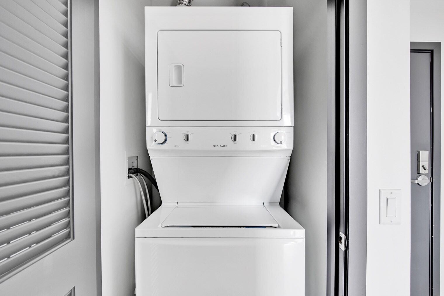 Building Photo - 1647 N Milwaukee Ave