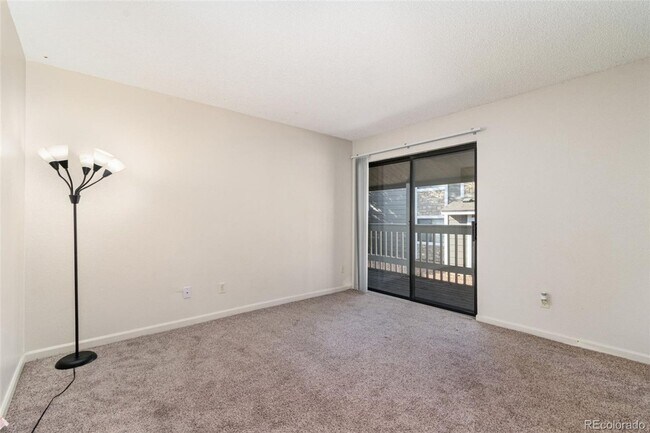 Building Photo - 3 Bed 2 Bath Updated Unit in Robinwood