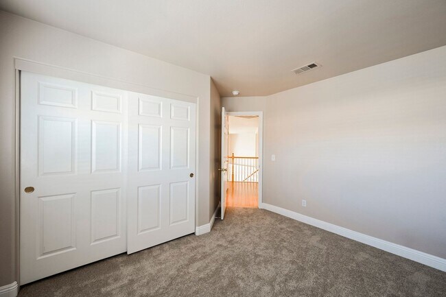 Building Photo - Beautiful Home in a Gated Community