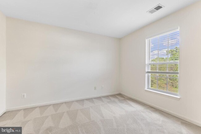 Building Photo - 7209 Bladen Pl