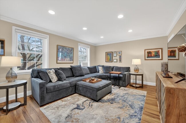 Building Photo - 2208 Colston Dr