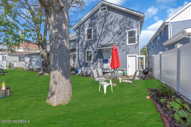 Building Photo - 407 Newark Ave