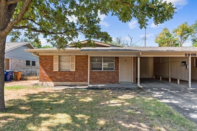 Building Photo - 2205 Lanier Dr