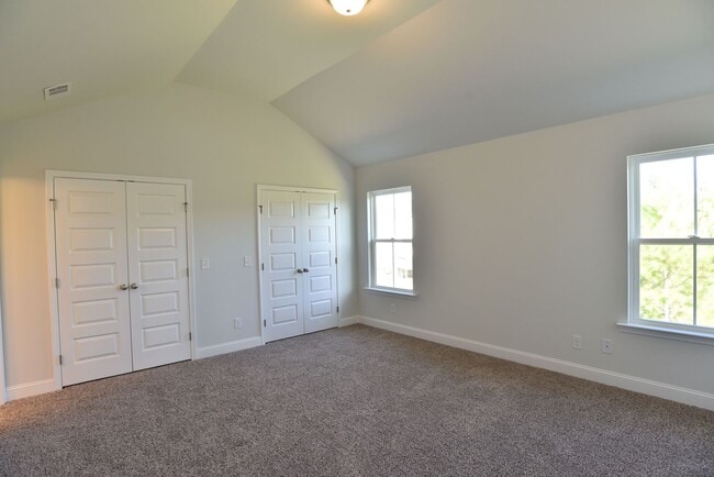 Building Photo - Beautiful Townhome. ***No Pets***