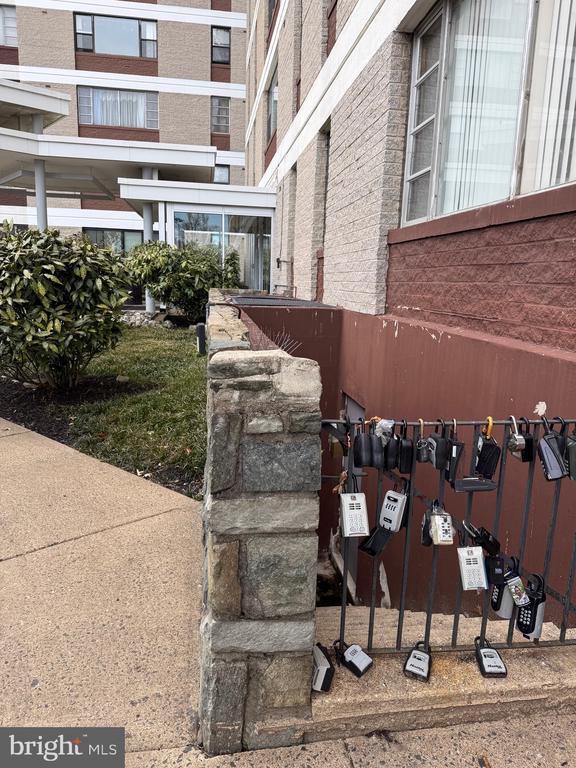 Building Photo - 4600 Duke St