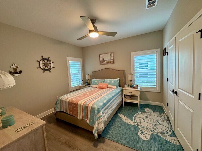 Building Photo - 176 Arazzo Wy