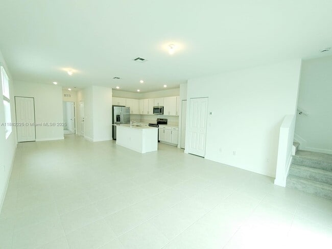 Building Photo - 519 Rivergrass St