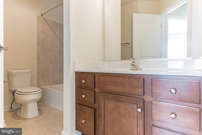 Building Photo - 25621 Pleasant Valley Rd