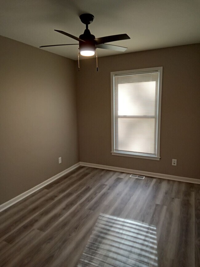 Building Photo - Coming soon! Newly Renovated SF in Liberty