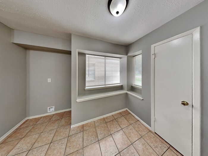 Building Photo - 24030 Griffin House Ln