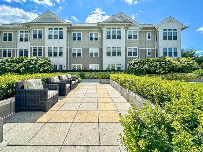 Building Photo - 25 Stonehaven Dr