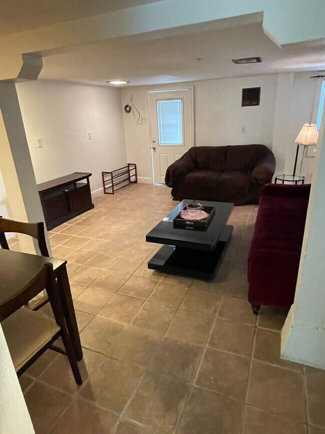 Building Photo - Partially Furnished 2BD/2BA