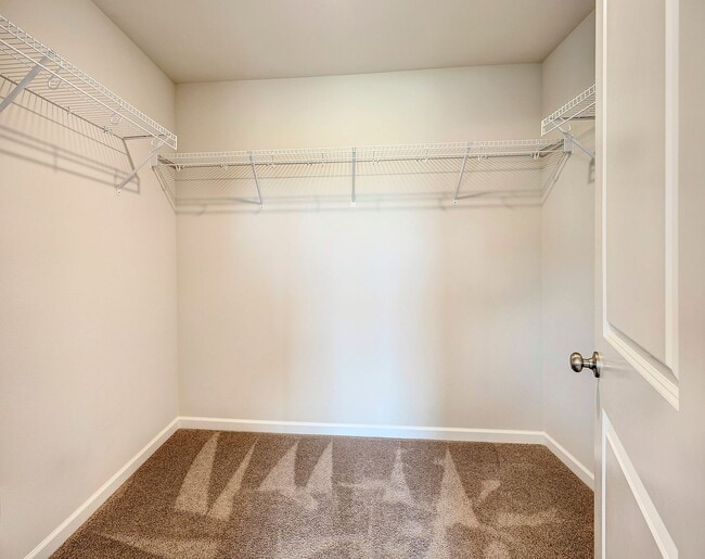 Building Photo - Marysville 4 bed/2.5 bath with large bonus...