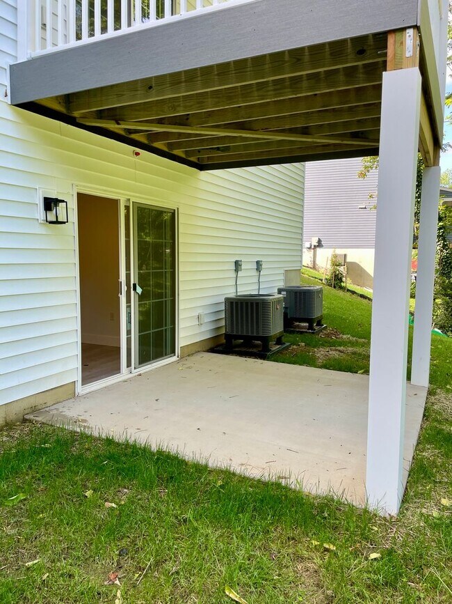 Building Photo - 40 Longfellow Dr