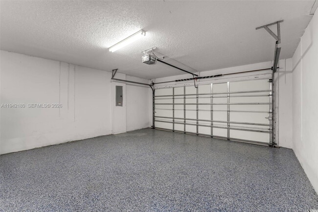 Building Photo - 18560 NE 3rd Ct