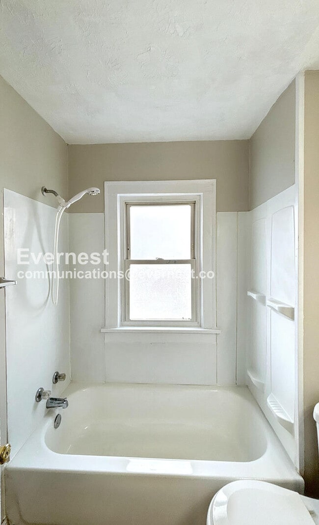 Building Photo - 2545 Sullivant Ave