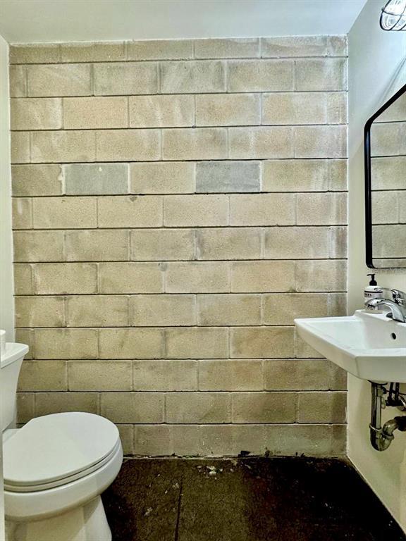 Building Photo - 2511 W Azeele St