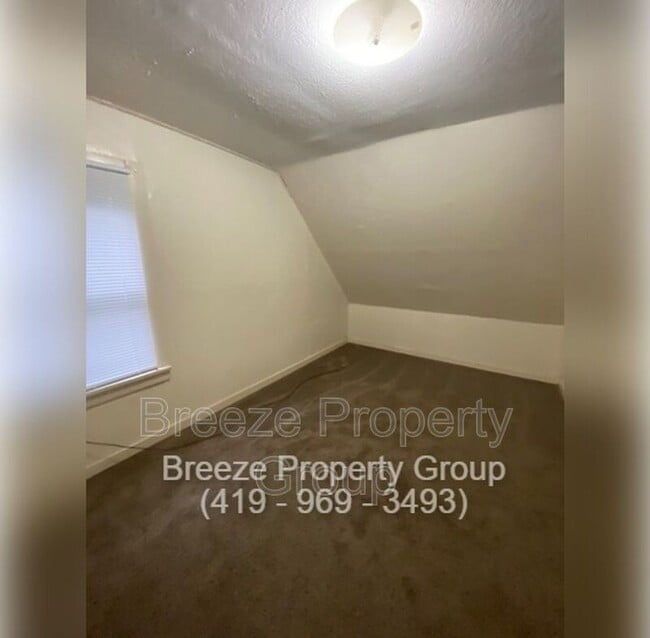 Building Photo - 319 N Detroit Ave