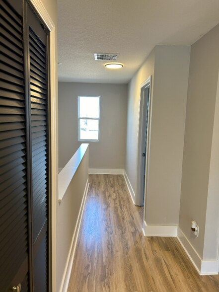 Building Photo - 217 Michelangelo Pl