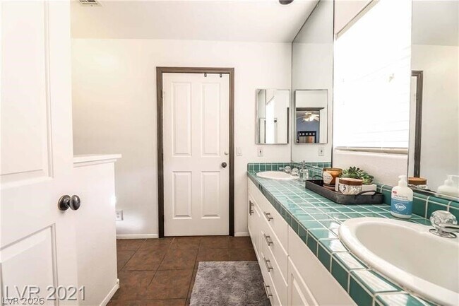 Building Photo - 2237 Fiero Dr