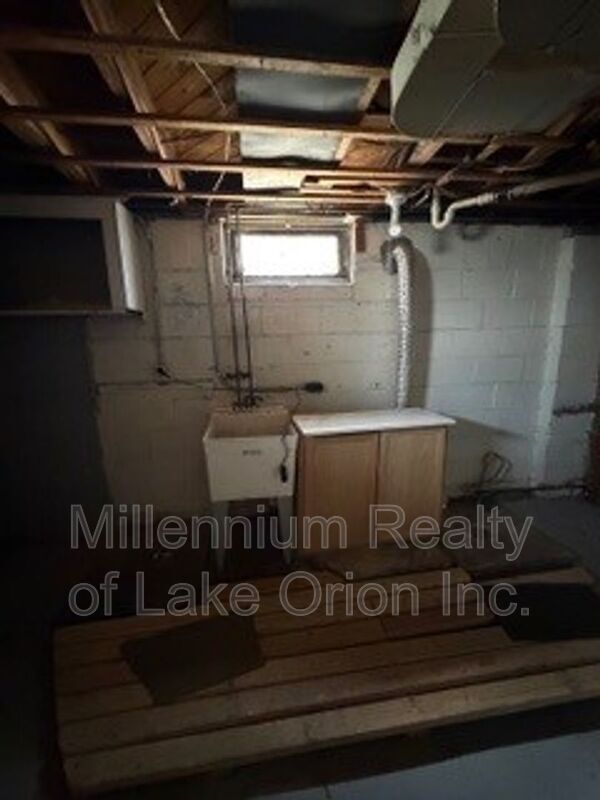 Building Photo - 17798 Eddon St