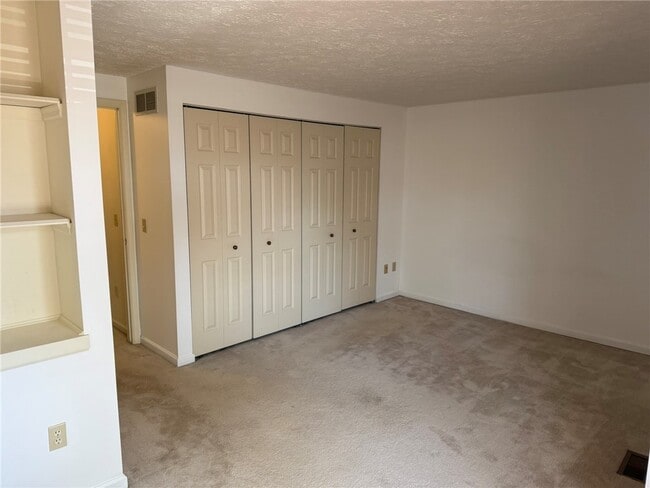 Building Photo - 116 Jordache Ln