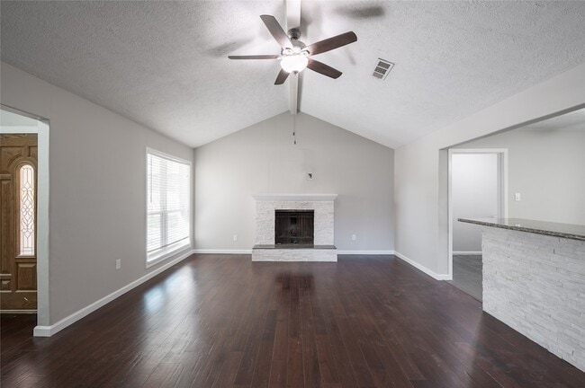 Building Photo - 809 Newport Blvd