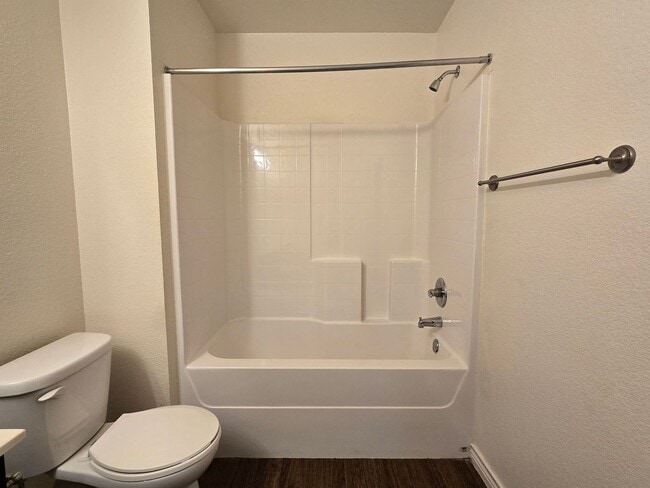 Building Photo - RENT REDUCTION & SPECIAL - AVAILABLE NOW!