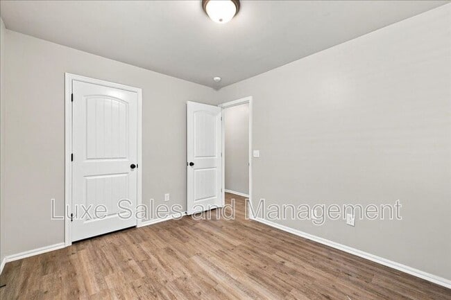 Building Photo - 404 Chalk Hill Ct