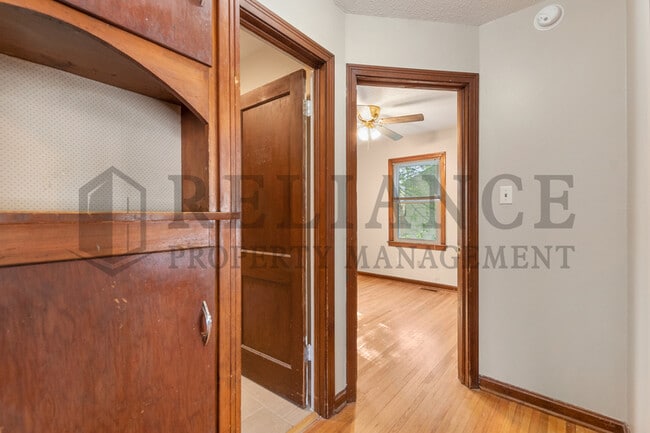 Building Photo - 1912 N Hood St