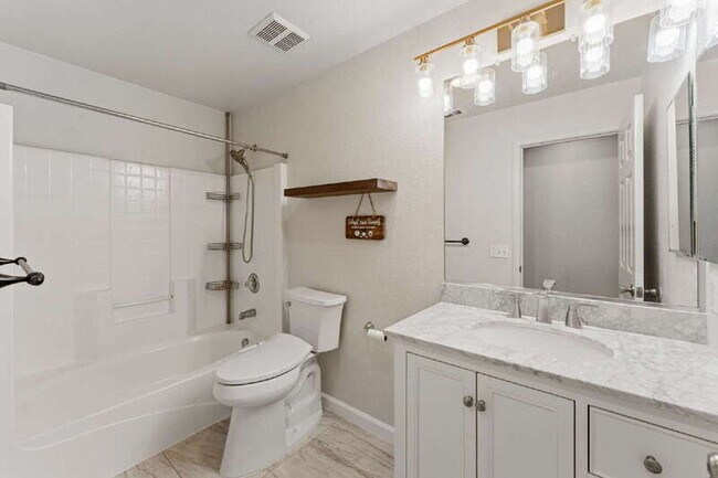 Building Photo - 8828 Billfish Way