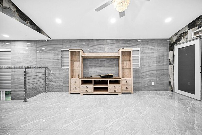 Building Photo - 7830 SW 120th St