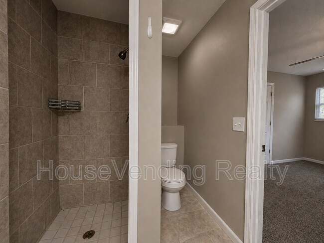 Building Photo - 6204 Trailhead Cir