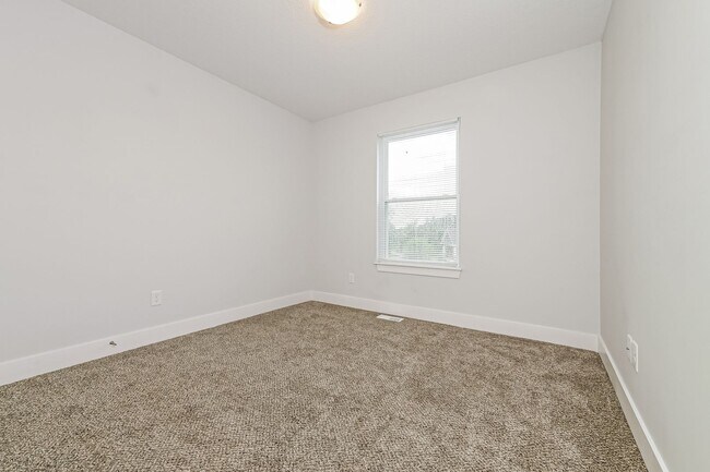 Building Photo - NEW PRICE!!!  Don't miss out.