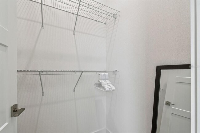 Building Photo - 3840 Pompano Dr SE