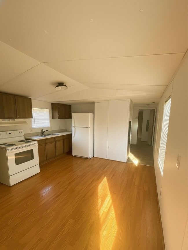 Building Photo - 115 Fowler Cir