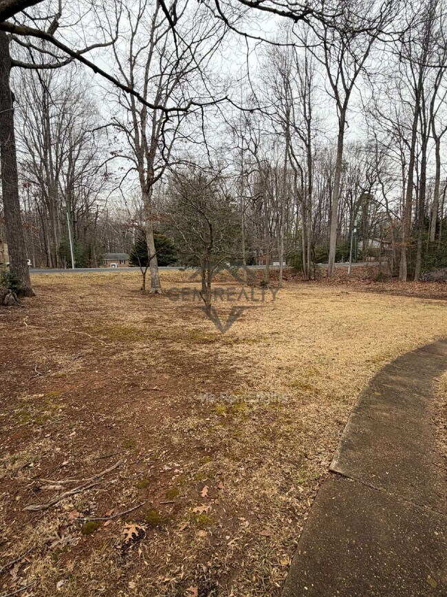 Building Photo - 4 Bryant St