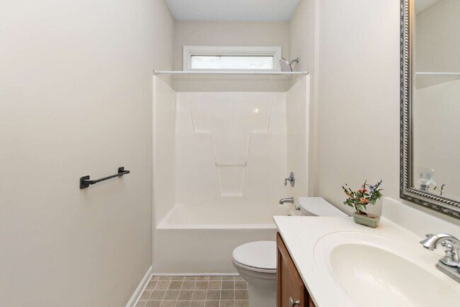 Building Photo - 19 Denby Cir