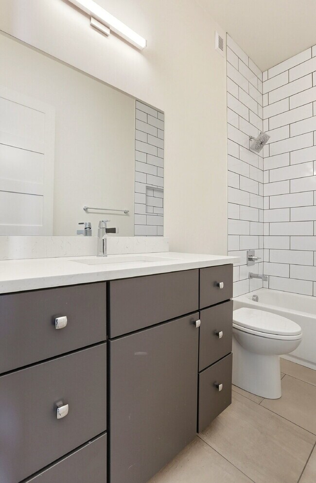 Building Photo - $2,745.95, 2-bed, 2.5 bath, located in Denver with a Rooftop Patio