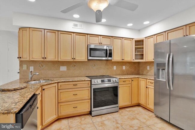 Building Photo - 915 Chanticleer