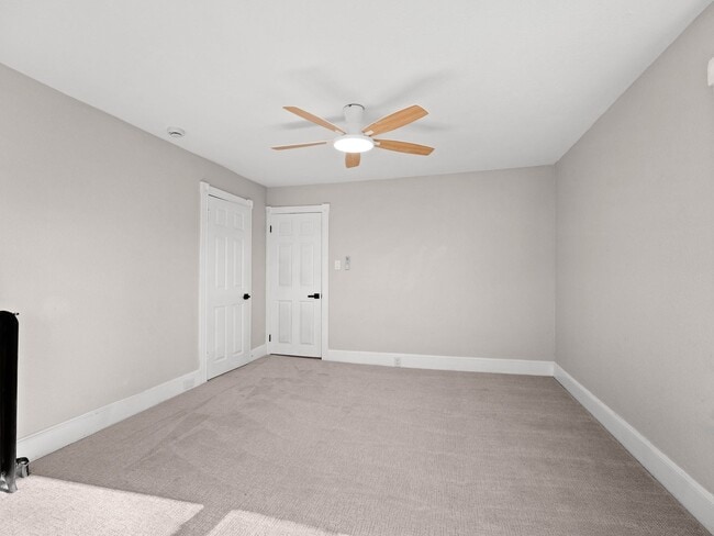 Building Photo - Spacious 5-Bedroom Rental with Backyard & Basement in Millville