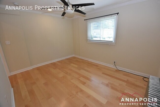 Building Photo - 1204 Breitwert Ave