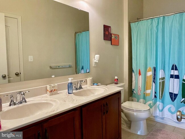 Building Photo - 42900 Southview Manor Dr