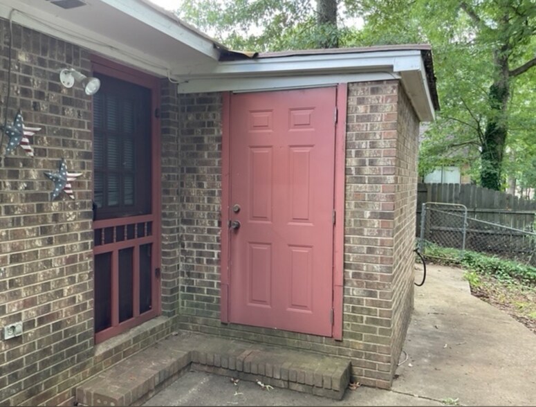 Building Photo - 103 Colebrook Ct